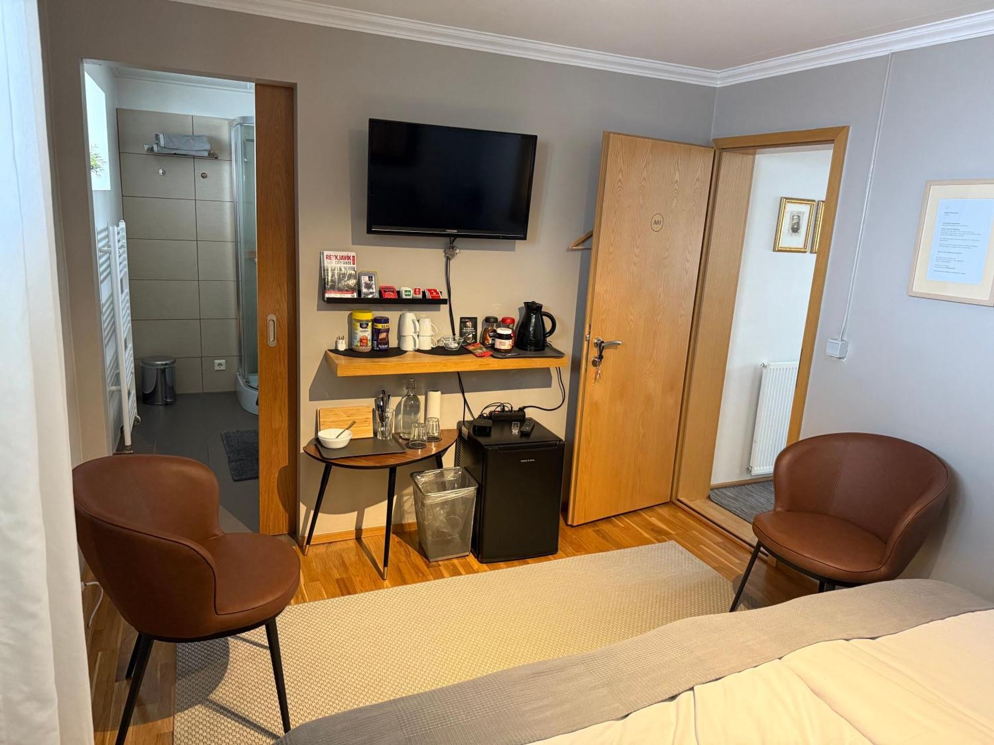 A. Bernhard Guest House Keflavík Dış mekan fotoğraf
