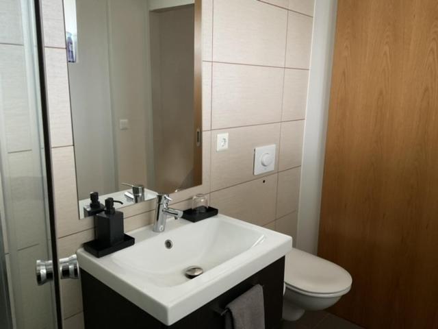A. Bernhard Guest House Keflavík Dış mekan fotoğraf