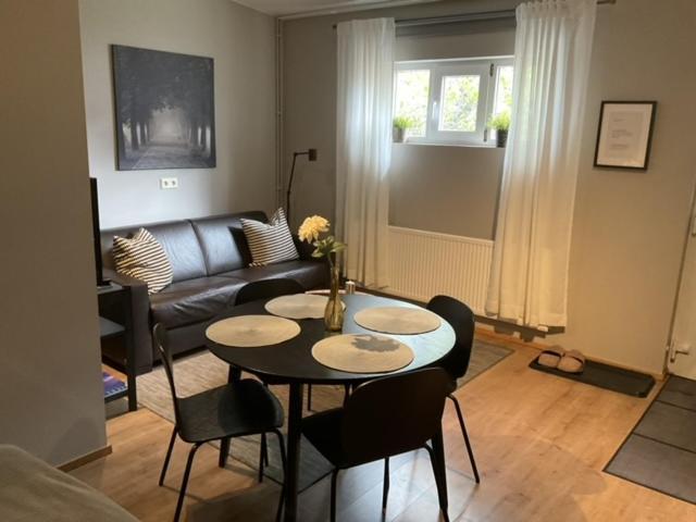 A. Bernhard Guest House Keflavík Dış mekan fotoğraf