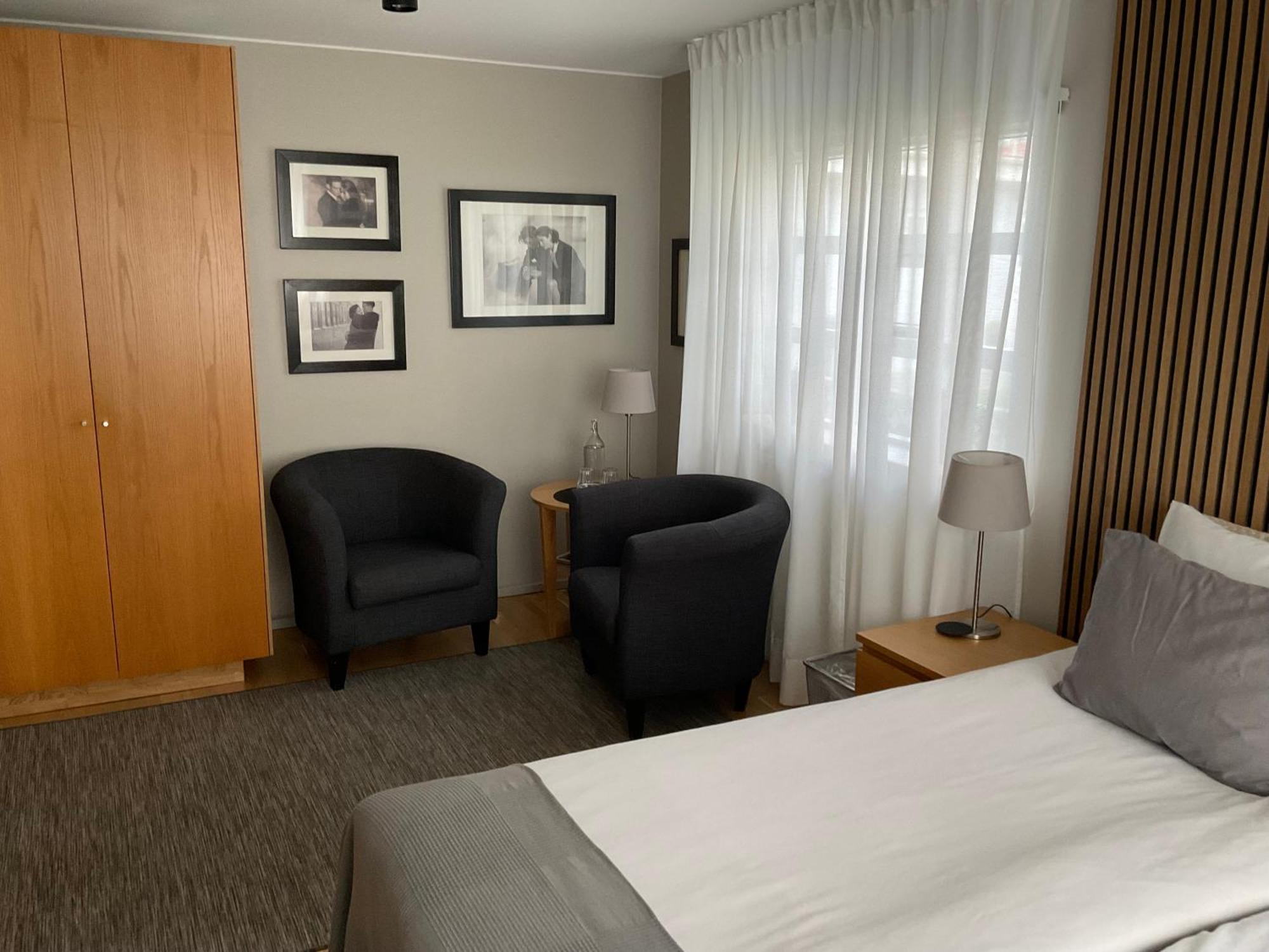 A. Bernhard Guest House Keflavík Dış mekan fotoğraf